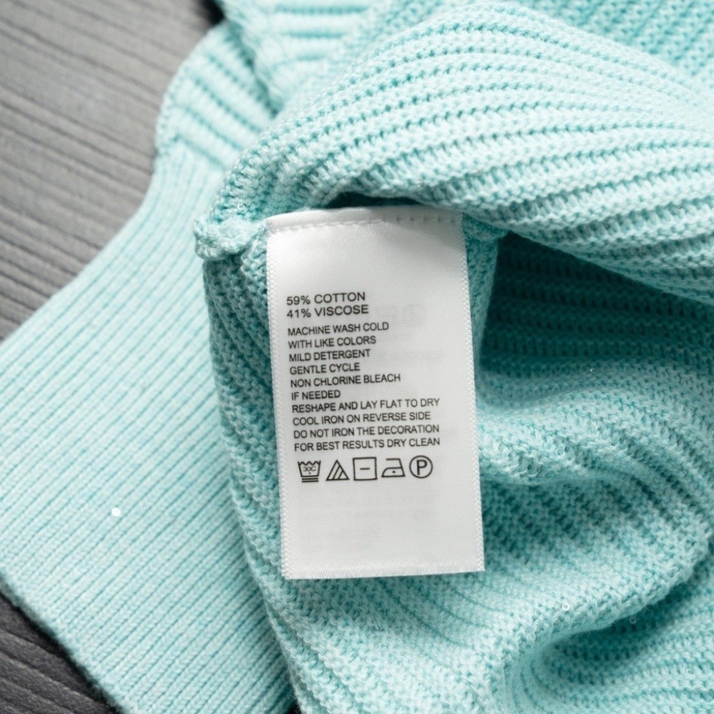 Tommy Bahama -‎ Bonita Sequin Ottoman V-Neck Sweater - Picture 7 of 7